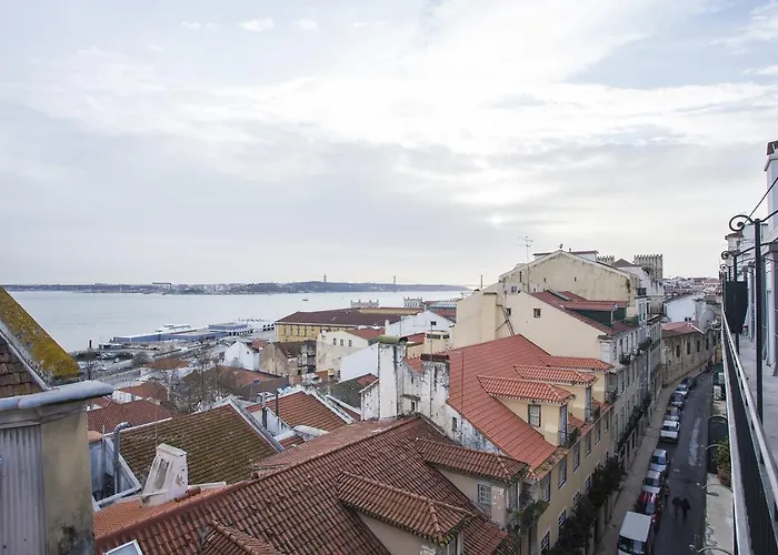 Breathtaking River View In Alfama 아파트 리스본